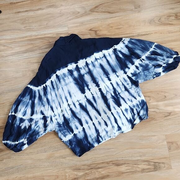 🔹️Young Fabulous & Broke Blue Tie Dye Rayon Tied Front Top Small - Picture 3 of 12